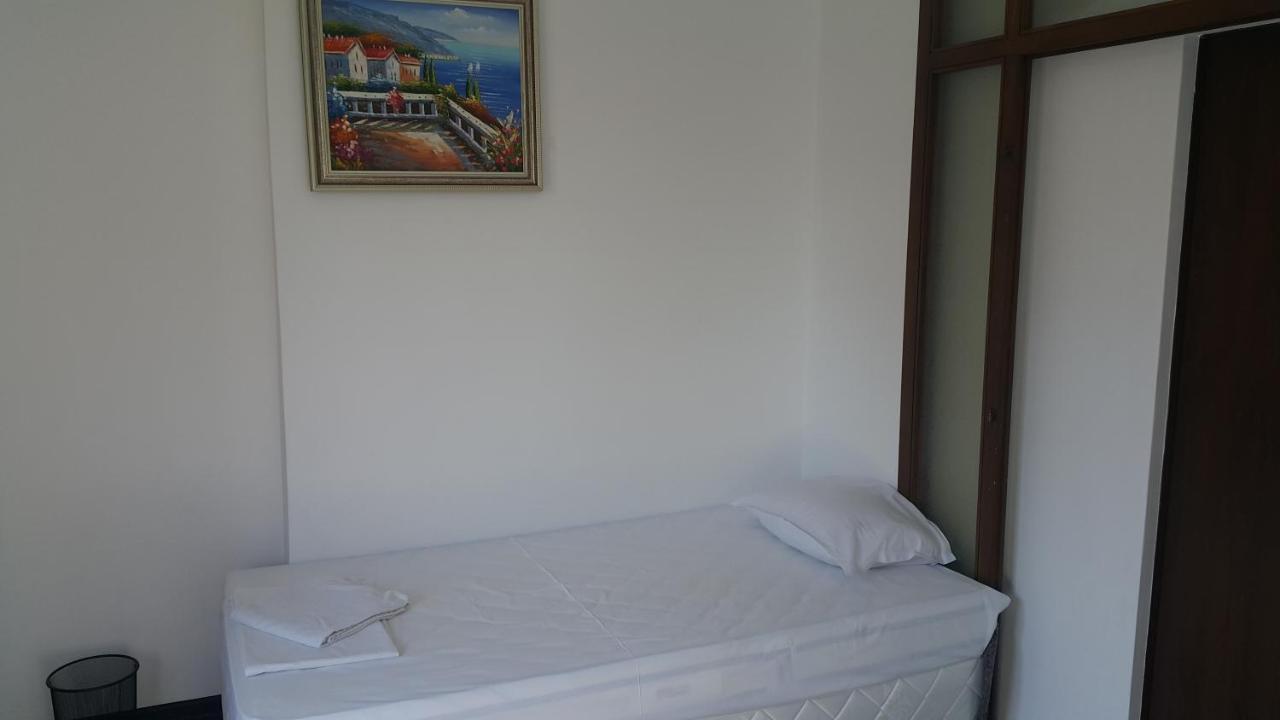 Central Beach Guest Rooms Burgas City Eksteriør billede